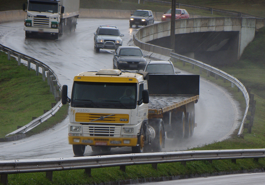 detran-alerta-os-caminhoneiros-sobre-seguranca-no-transito