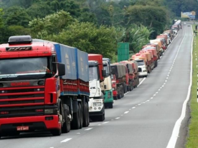 greve-de-caminhoneiros-comissao-reunira-governo-busca-acordo-caminhoneiros-capa