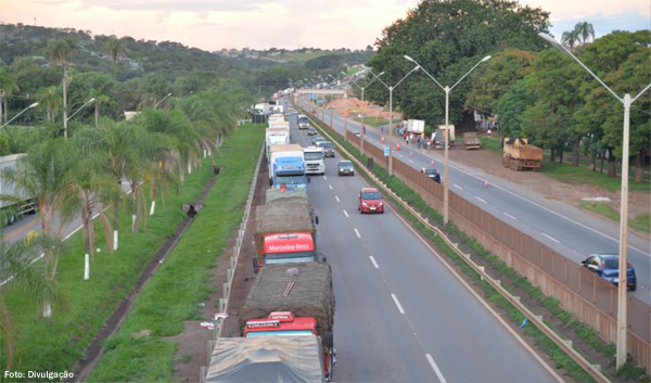 caminhoneiros-em-greve-fecham-rodovias-em-seis-estados