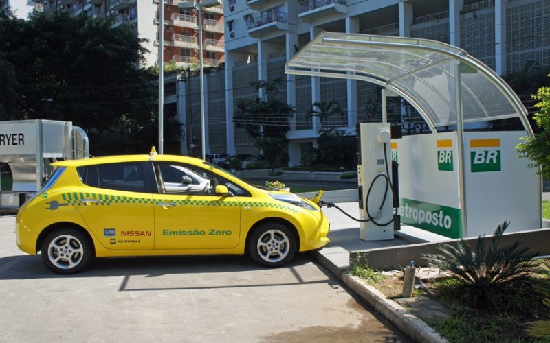 exigencia-de-postos-de-recargas-para-carros-eletricos-e-debatida-no-senado2