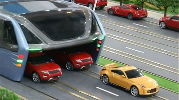 Ônibus da China (Foto: BBC)