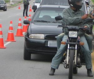 ccj-torna-crime-furar-bloqueio-policial-sem-autorizacao